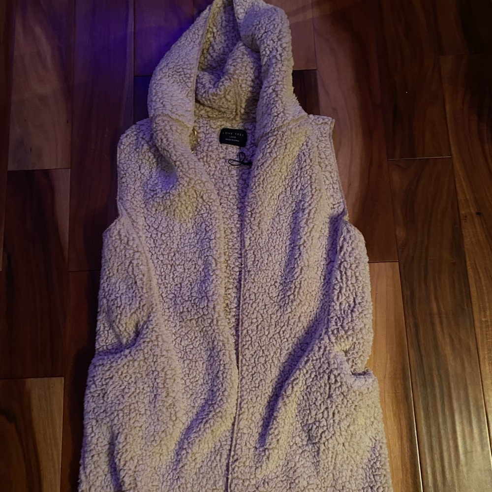 NWOT Love Tree Large Sherpa Vest